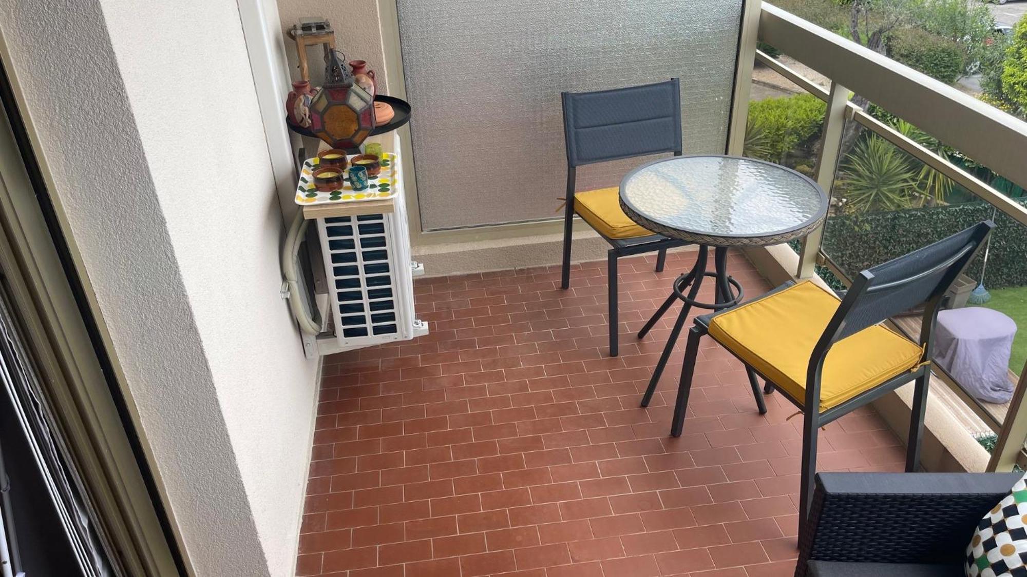 Joli Studio Vue Mer, Piscine, Tennis, Parking Antibes Esterno foto